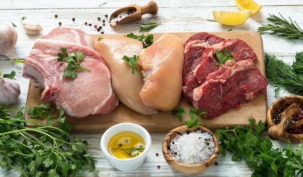 Сравнение кормов на курице и баранине Сравнение кормов на курице и баранине