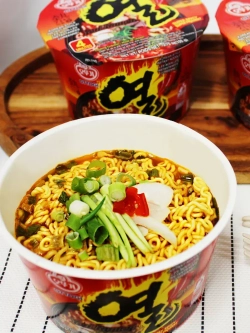 Лапша Yeul Ramen Оттоги со вкусом острого перца 105 г * 2 шт