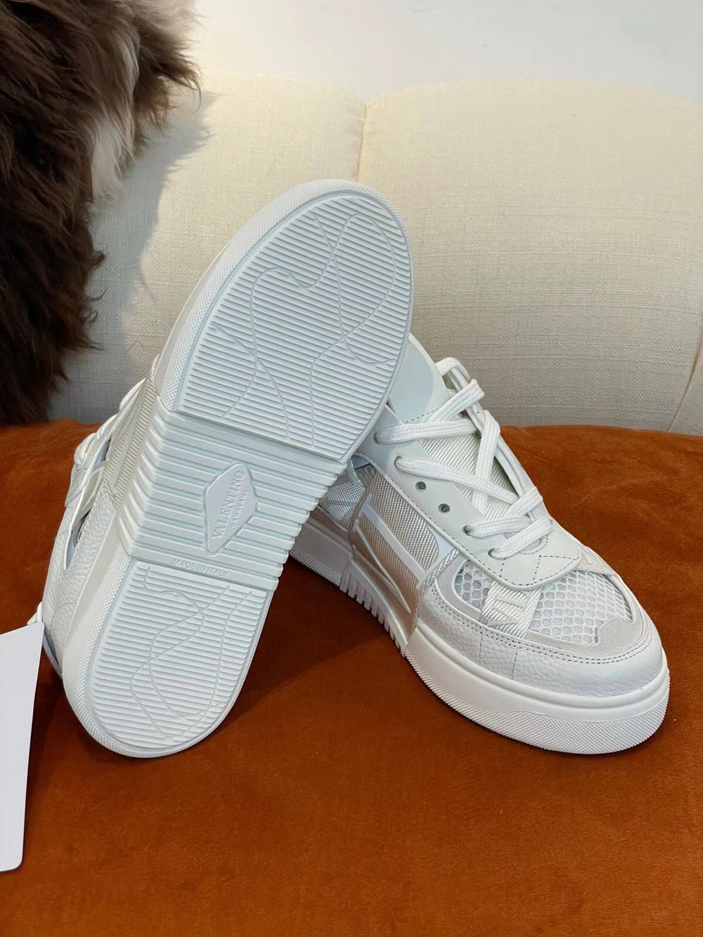 Кроссовки Valentino
