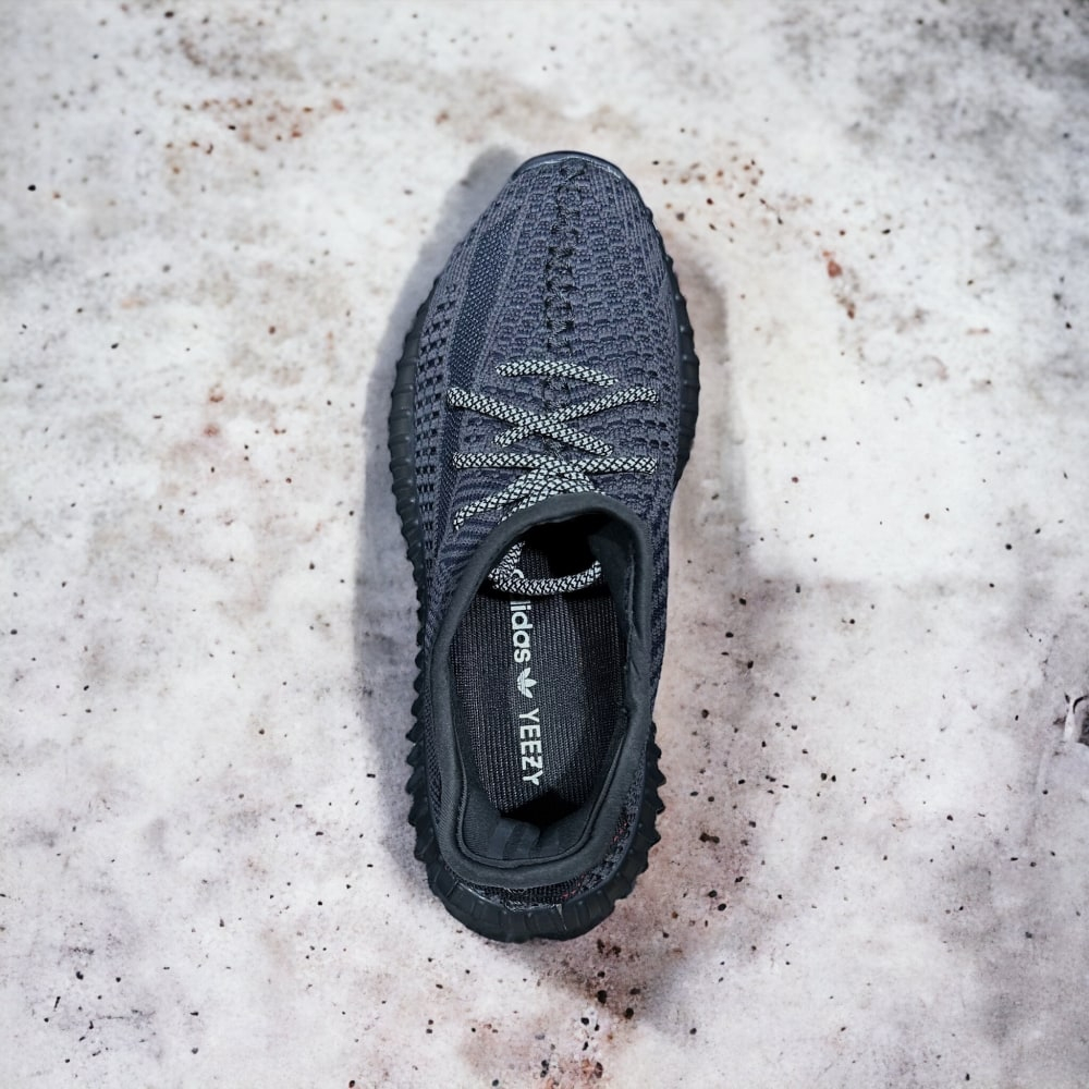 Adidas Yeezy Boost 350 V2 • Black