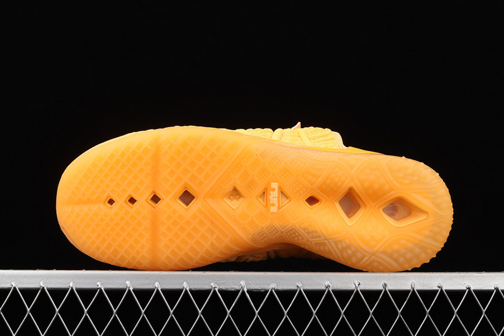 Nike LeBron 18 Melon Tint