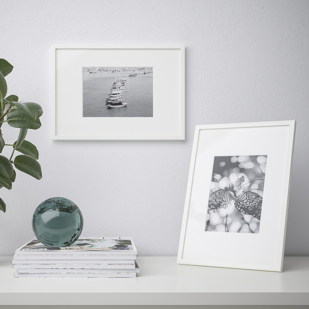 IKEA LOMVIKEN  (ИКЕА ЛОМВИКЕН)  -  Рамка для фото - белая 21x30 см