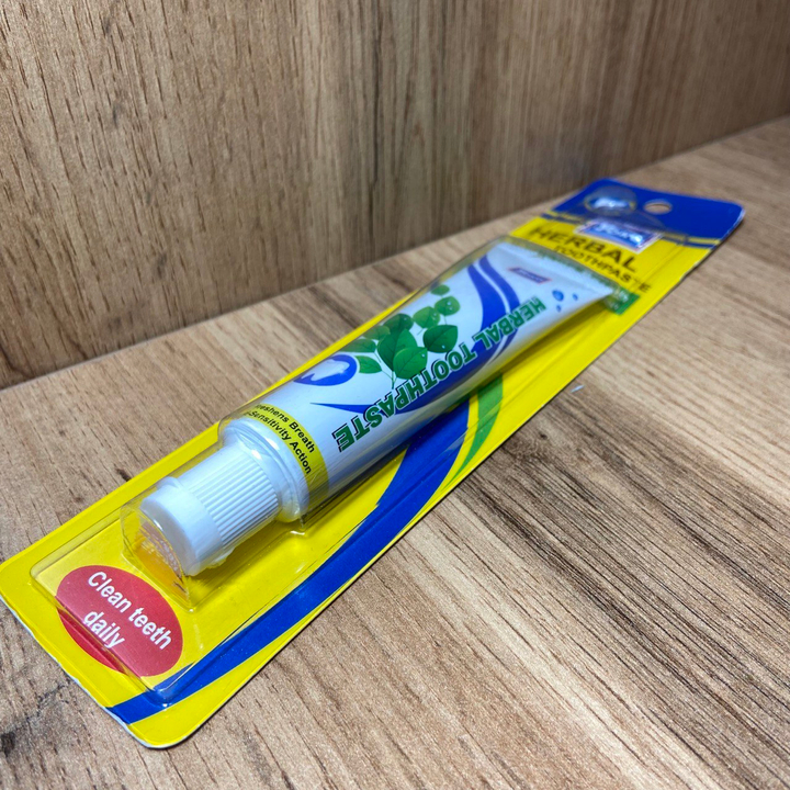 Зубная паста Yoko Herbal Toothpaste Freshens Breath Anti-Sensitivity Action травяная освежает дыхание, снижает чувствительность 40 г