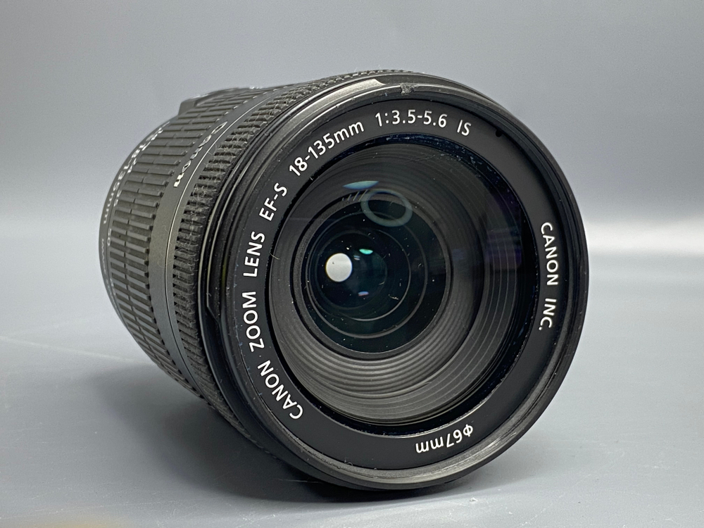 Canon EF-S 18–135mm