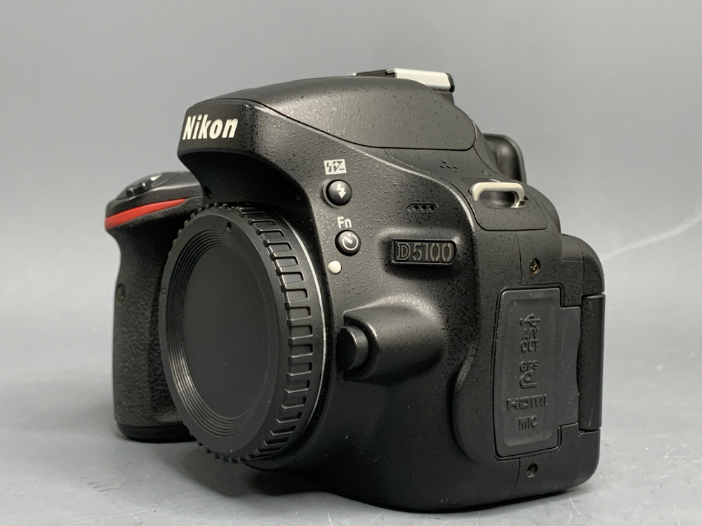 Nikon D5100 Не работает вспышка 2300 кадров