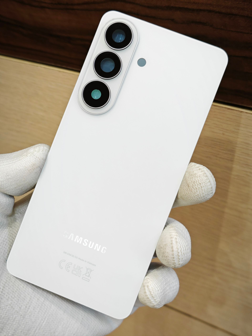Задняя крышка ПРЕМИУМ для Samsung S26 S942B / S941B ( заднее стекло ) Цвет: Чёрный / Black