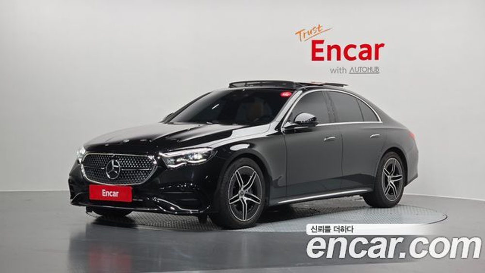 Mercedes-Benz E-Class E300 4MATIC AMG Line — 2025