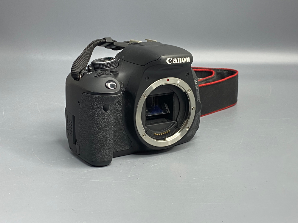 Canon 600D Body 9000 Кадров