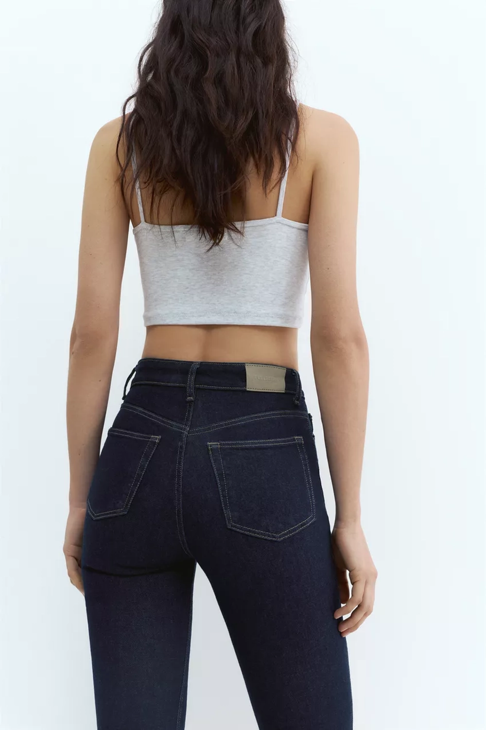 Джинсы с высокой талией и расклешенными брючинами - PULL&BEAR