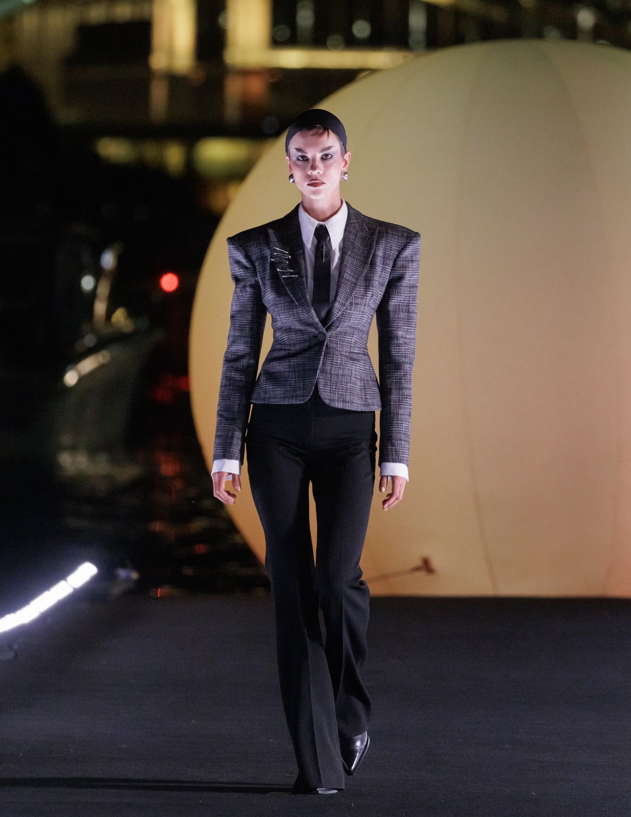 Look 15