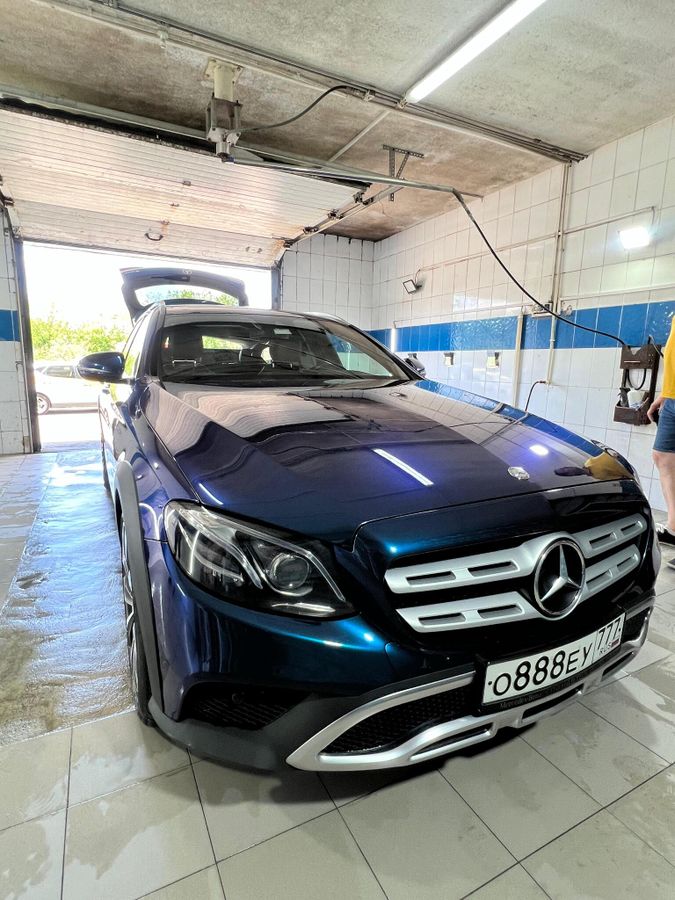 Mercedes в цветной полиуретан Carbins Color PPF