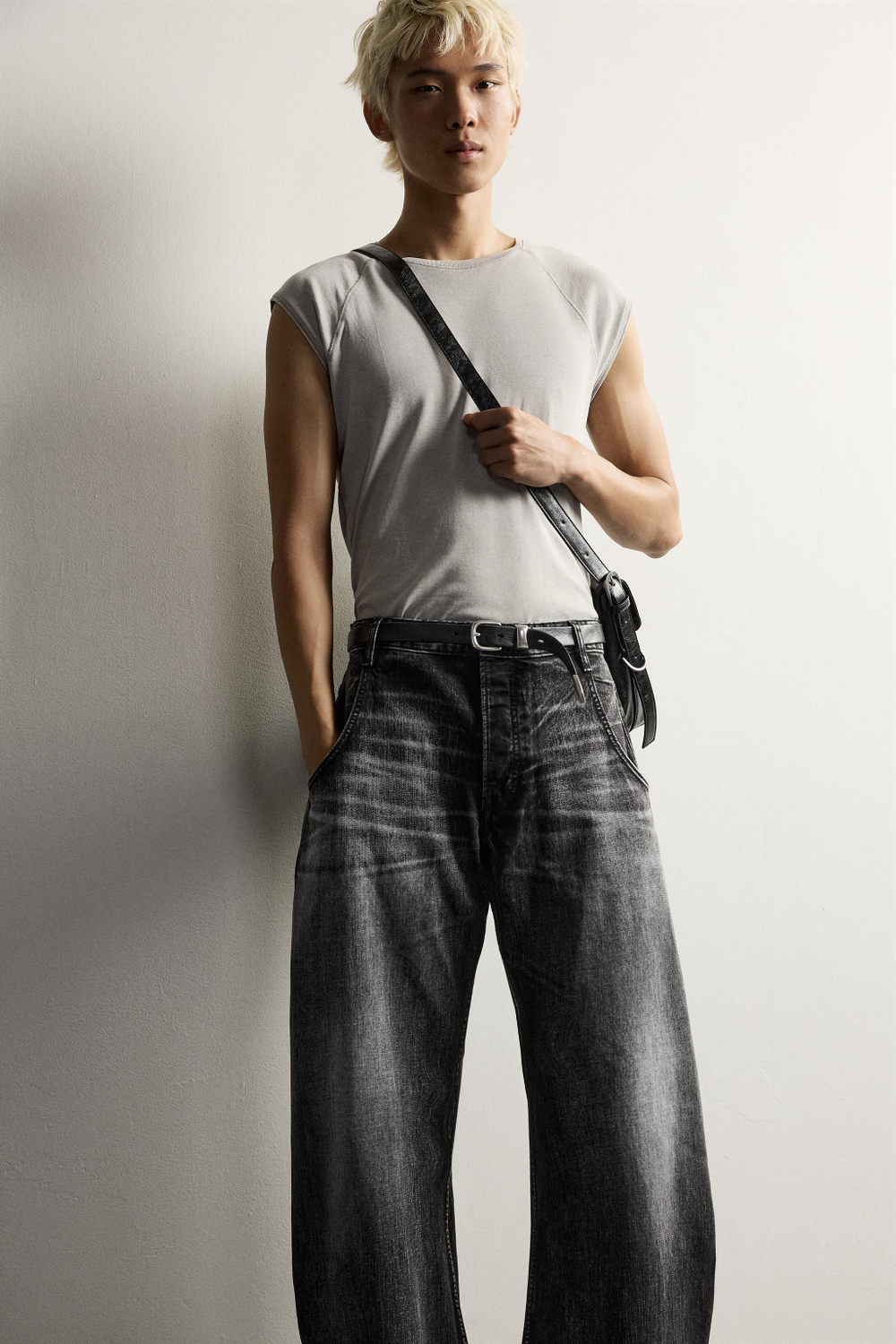 ДЖИНСЫ LOOSE BARREL FIT — ZARA