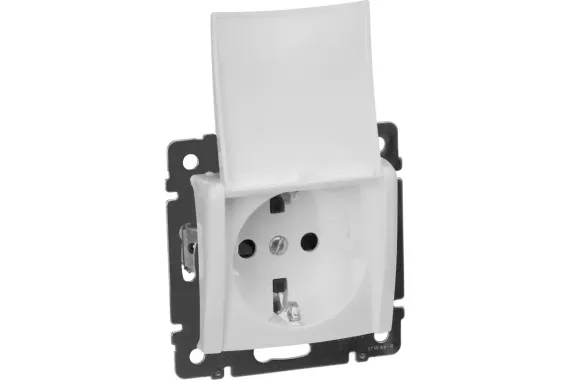Розетка Legrand Valena с заземлением и крышкой белый 05028