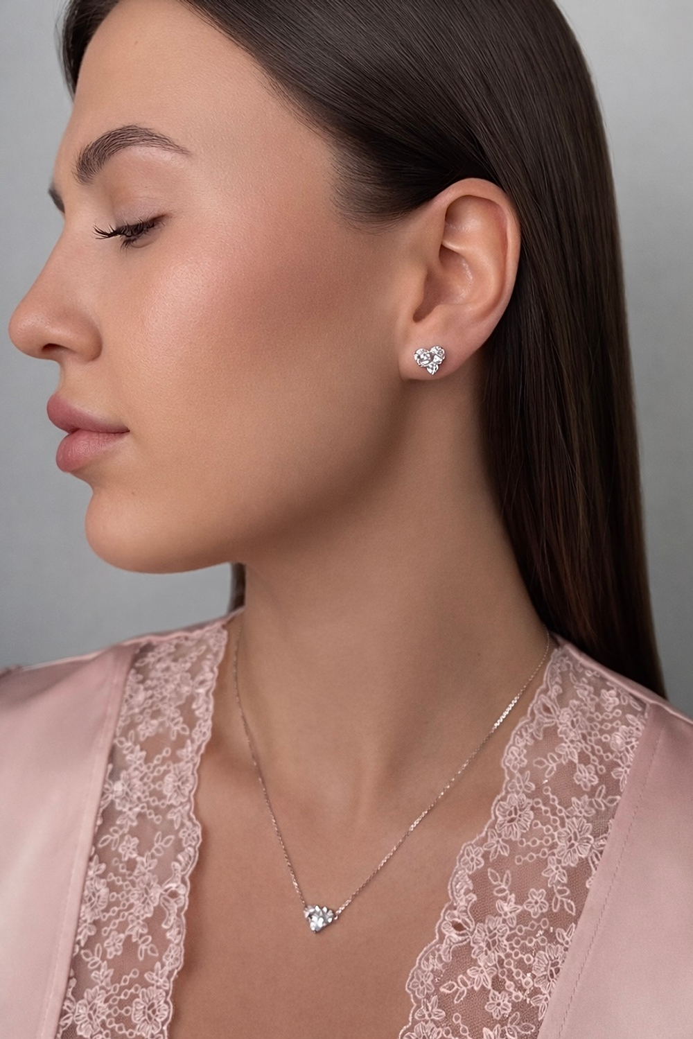 Серьги "Сердца" с асимметричными камнями