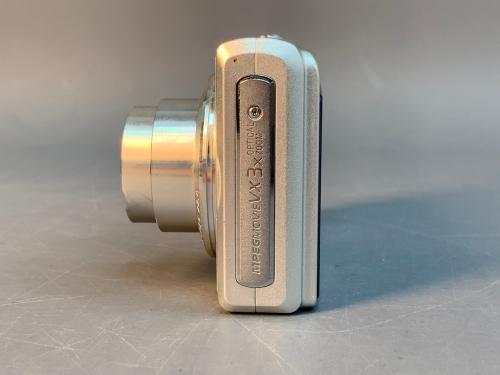Sony Cyber-shot DSC-W200