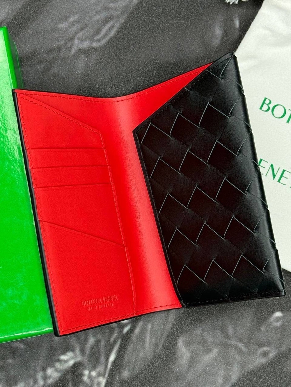 Обложка для паспорта Bottega Veneta