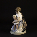 Фарфоровая мануфактура Lladro «Девочка с кошкой и куклой»