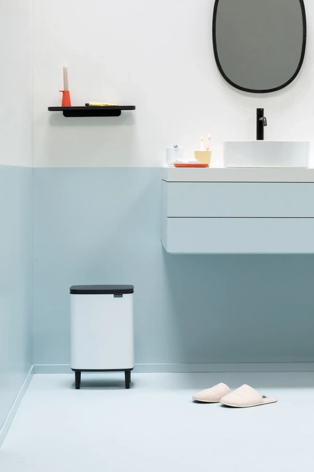 Brabantia Контейнер для мусора Bo Touch Hi 12л белый 227240