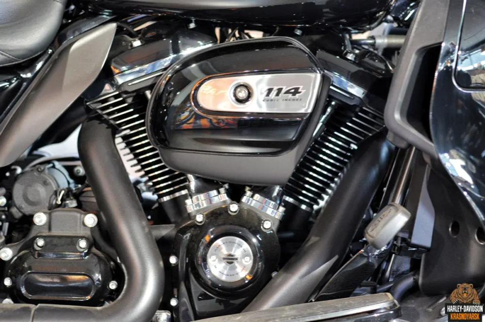 Ultra Limited, Harley-Davidson (FLHTK), 2023 Black Option