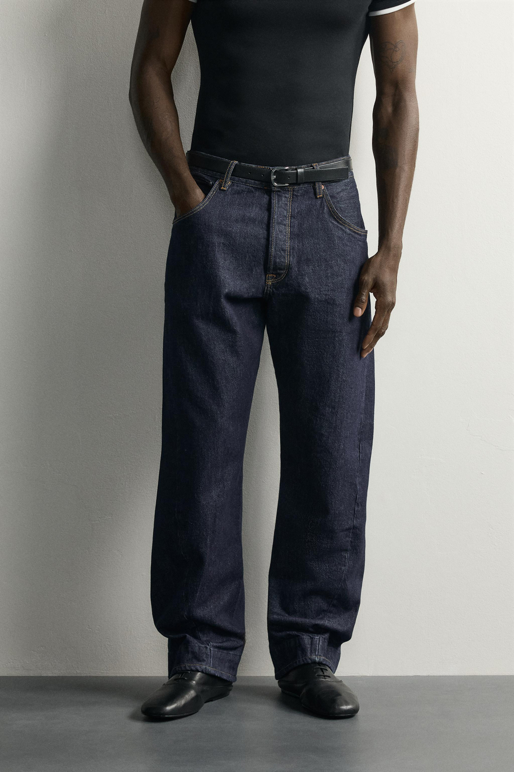 ДЖИНСЫ STRAIGHT FIT СО СКРУЧЕННЫМИ ШВАМИ — ZARA