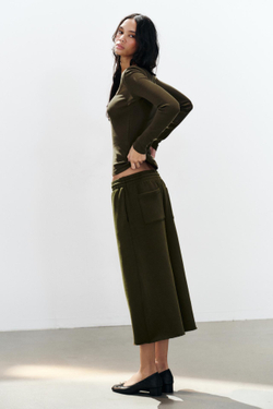 ZARA ДЛИННЫЕ ШОРТЫ ИЗ МЯГКОЙ ТКАНИ, ХАКИ