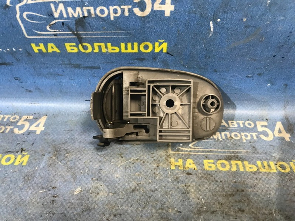 Ручка двери задней правой салонная MAZDA DEMIO 2001