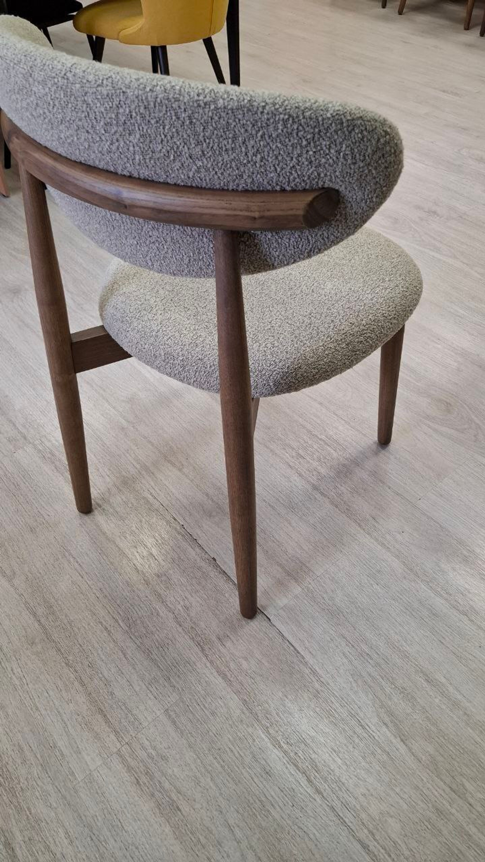 Стул TODS бежевый XD270-03