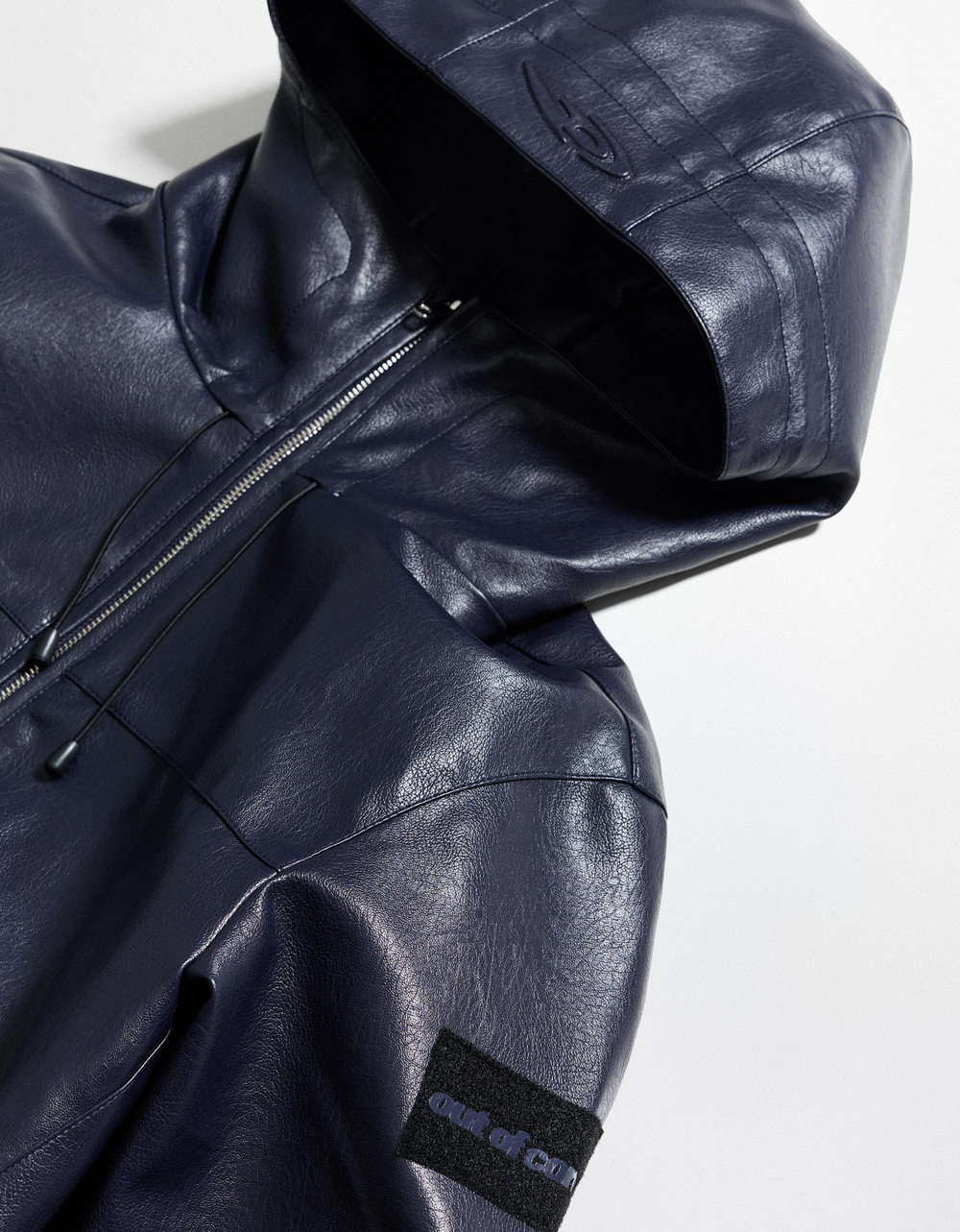 Мужская куртка из искусственной кожи OUT OF CORE - BERSHKA