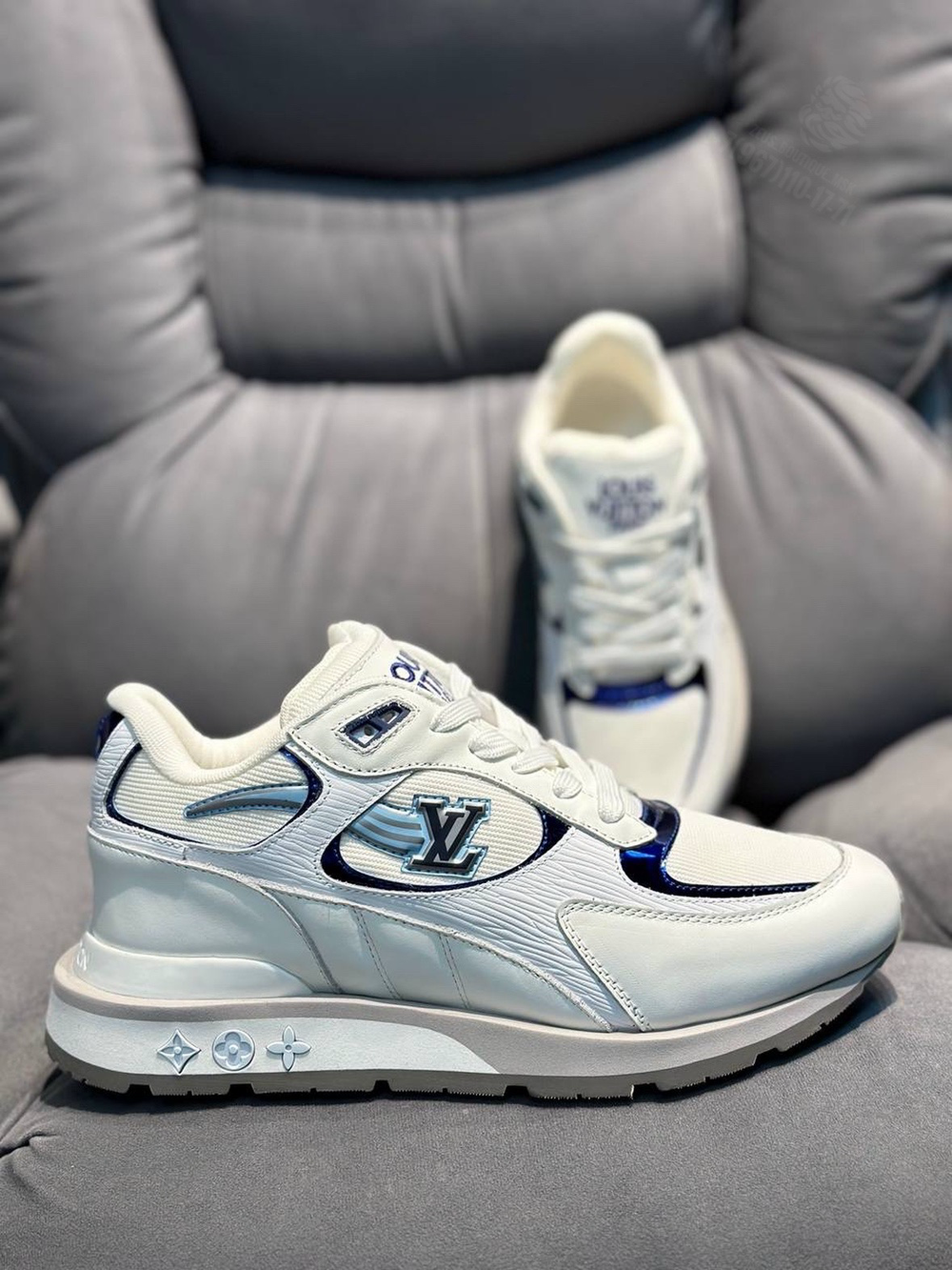 Кроссовки Louis Vuitton Run Away