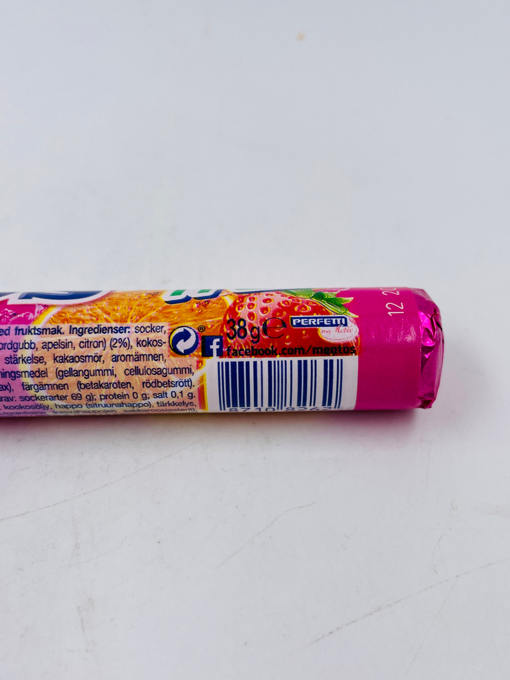 Mentos Жевательное драже микс - клубника и фруктовая смесь, 4 шт., 151 г
