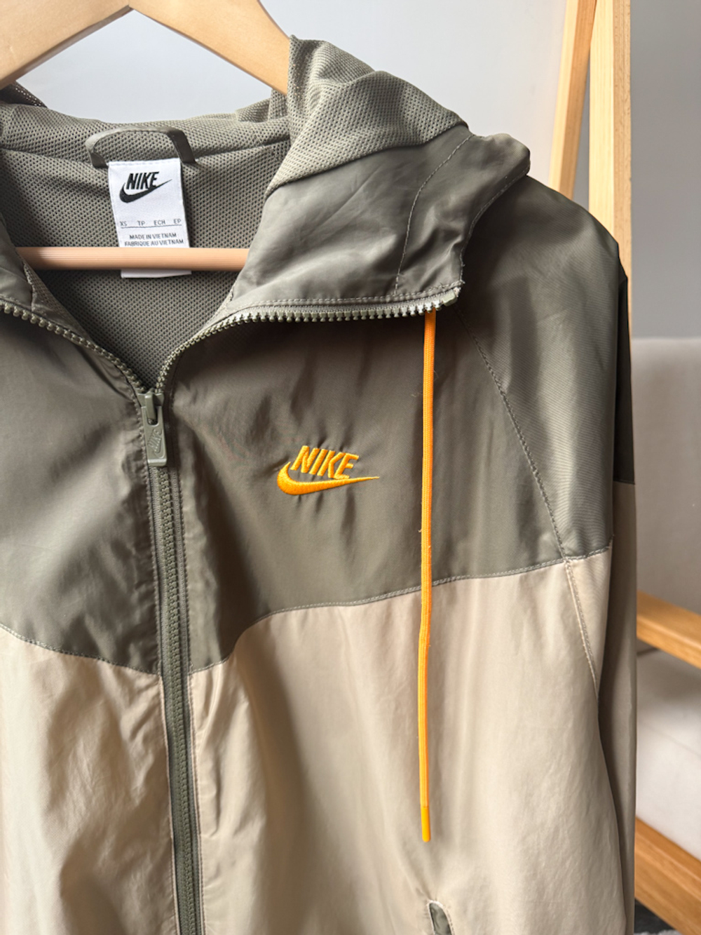 Новая ветровка Nike, XS