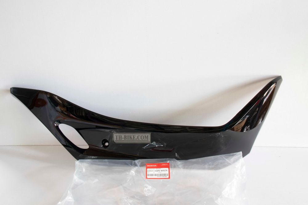 64431-KWN-900ZA. COVER, R. SIDE *NHA35M*