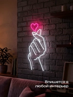 Неоновая вывеска Рука с сердечком
