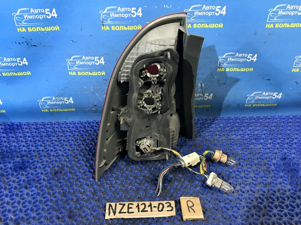 Стоп правый TOYOTA FIELDER 2002