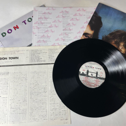 Винтажная виниловая пластинка LP Paul McCartney Wings London Town (Япония 1978) (Оби, Плакат, Полный Комплект)