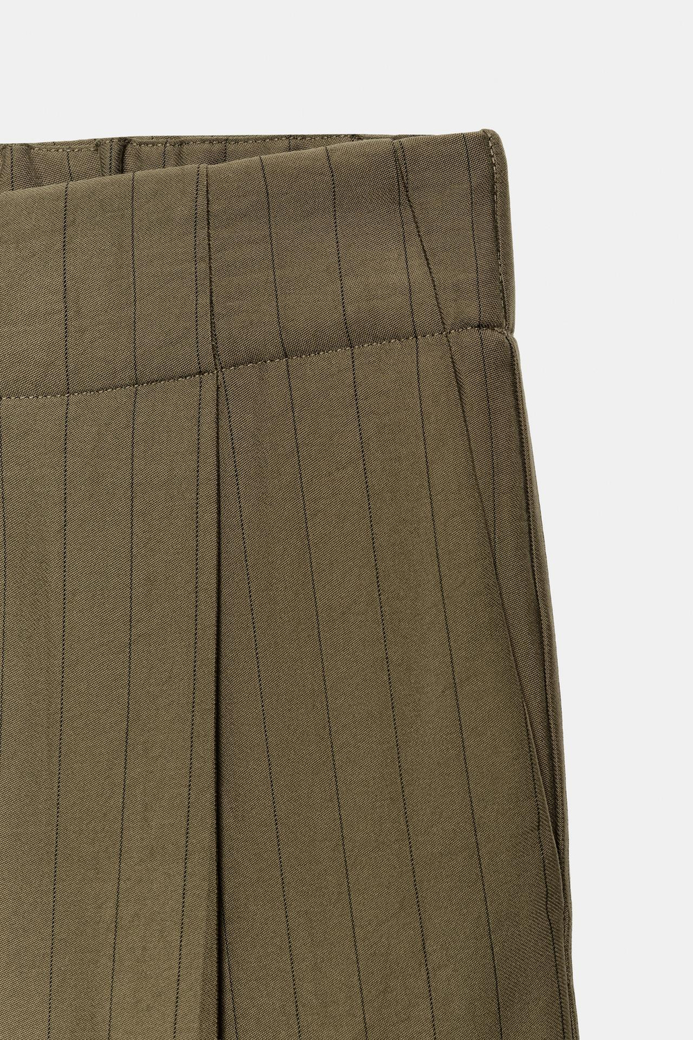 ZARA СТРУЯЩИЕСЯ БРЮКИ С ЗАЩИПАМИ, ПЫЛЬНЫЙ ХАКИ