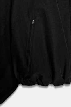 ZARA КУРТКА ИЗ ТЕХНИЧЕСКОЙ ТКАНИ С ПОДПЛЕЧНИКАМИ, ЧЕРНЫЙ