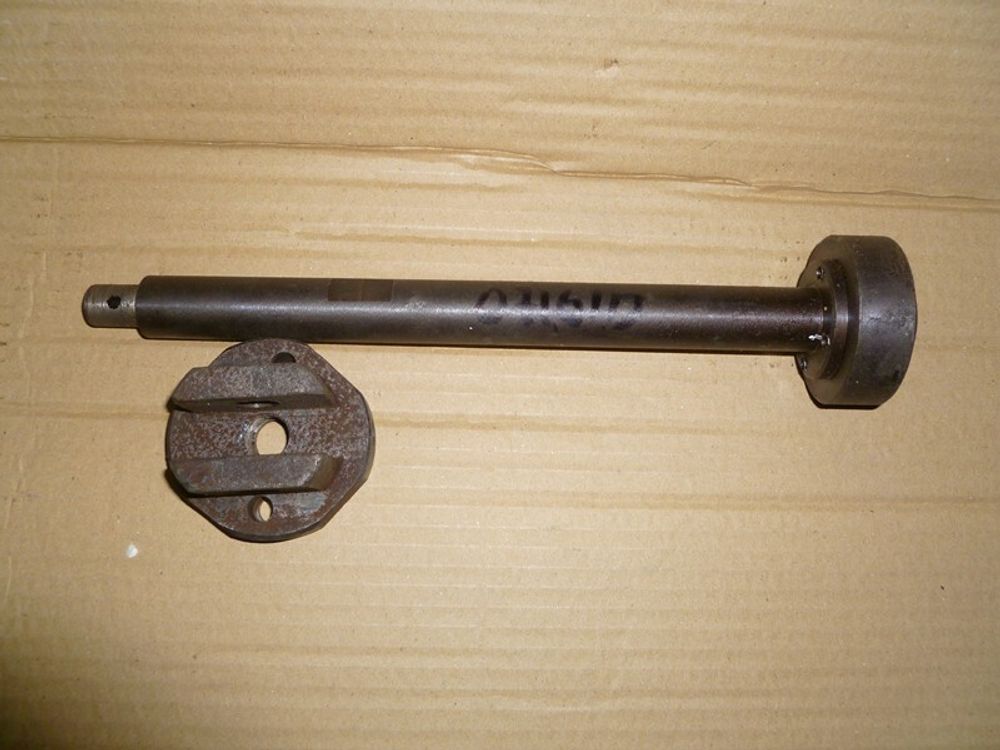 Шток с фиксатором пружин HCR80K ,ВТ-80Б/Rod Assy
