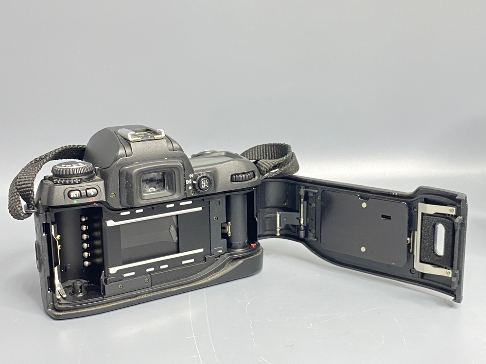Nikon F80