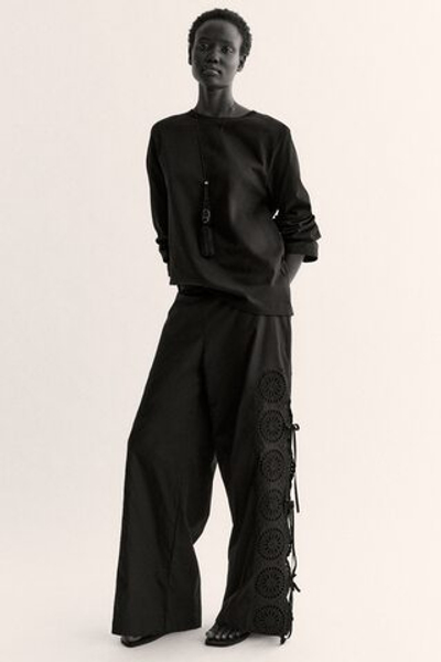 Брюки с вышивкой и шнурками - H&M