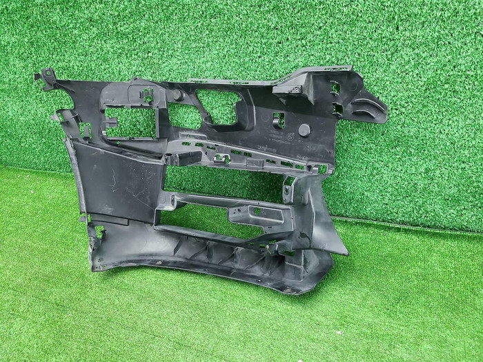 Кронштейн ПТФ левый BMW 5er G30 (17-20) M-paket