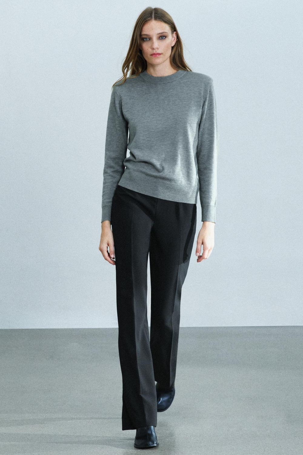 ZARA СВИТЕР С ПОДПЛЕЧНИКАМИ, СЕРЫЙ