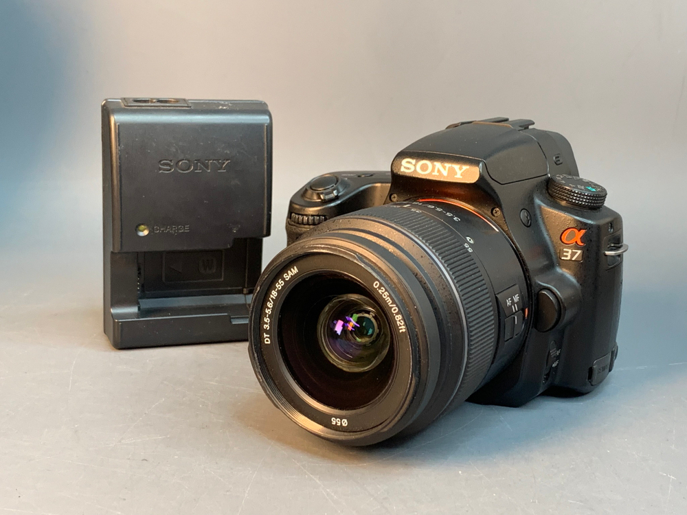 Sony Alpha SLT-A37 Kit 18-55mm 7455 кадров