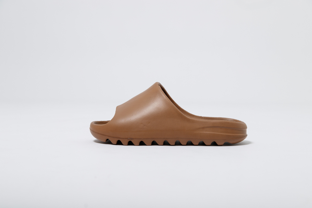 Тапочки YEEZY SLIDE (корич.)