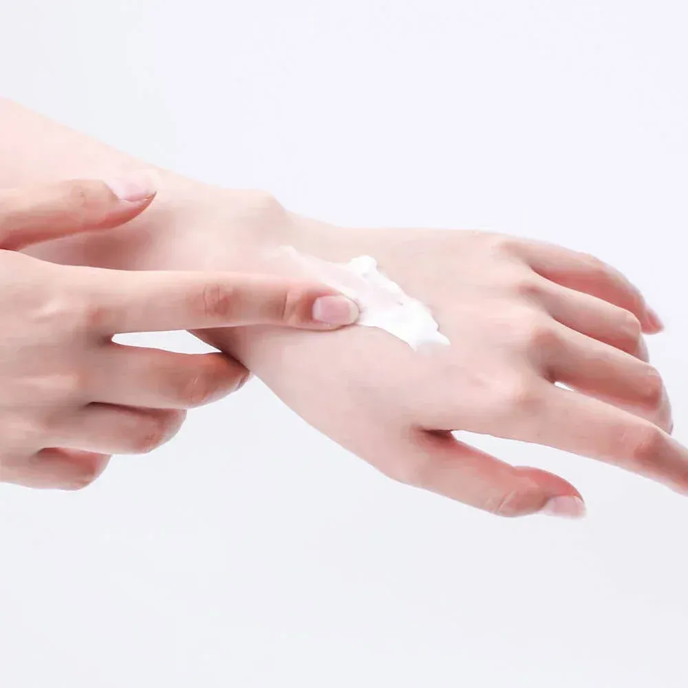 Увлажняющий крем для рук с берёзовым соком Round Lab Birch Juice Hand Cream 30 мл