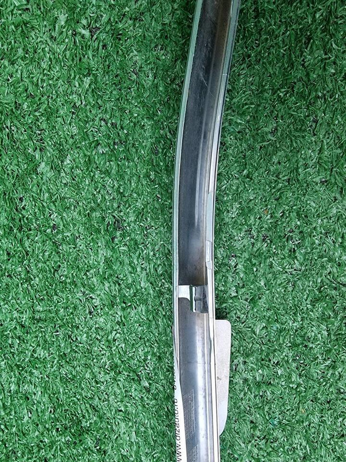 Молдинг переднего бампера Mercedes S W222 (17-20)