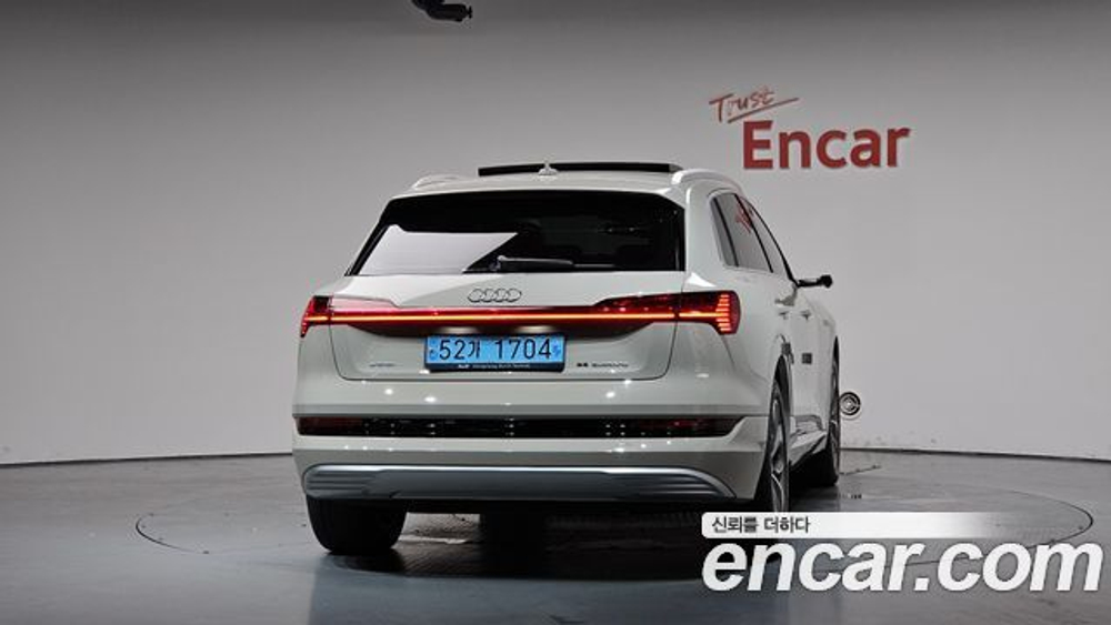 Audi e-tron 55 Quattro — 2020
