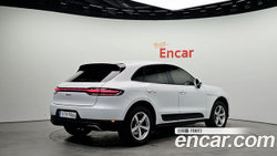 Porsche Macan 2.0 — 2020