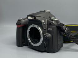 Nikon D90