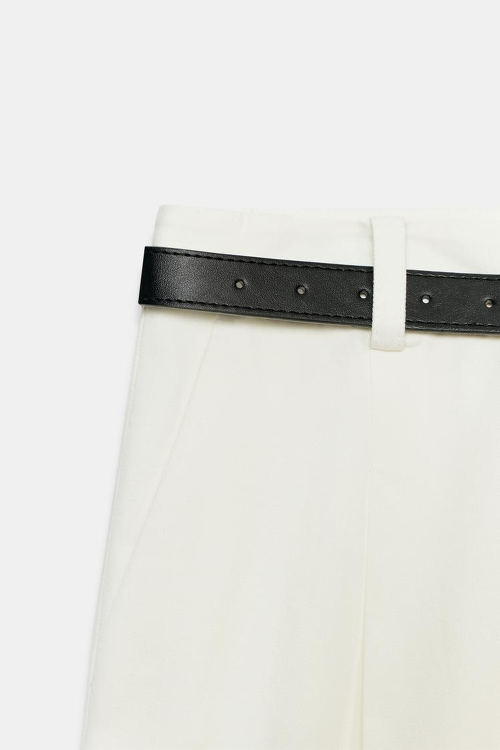 ZARA ДЛИННЫЕ БЕРМУДЫ С РЕМНЕМ, БЕЛЫЙ